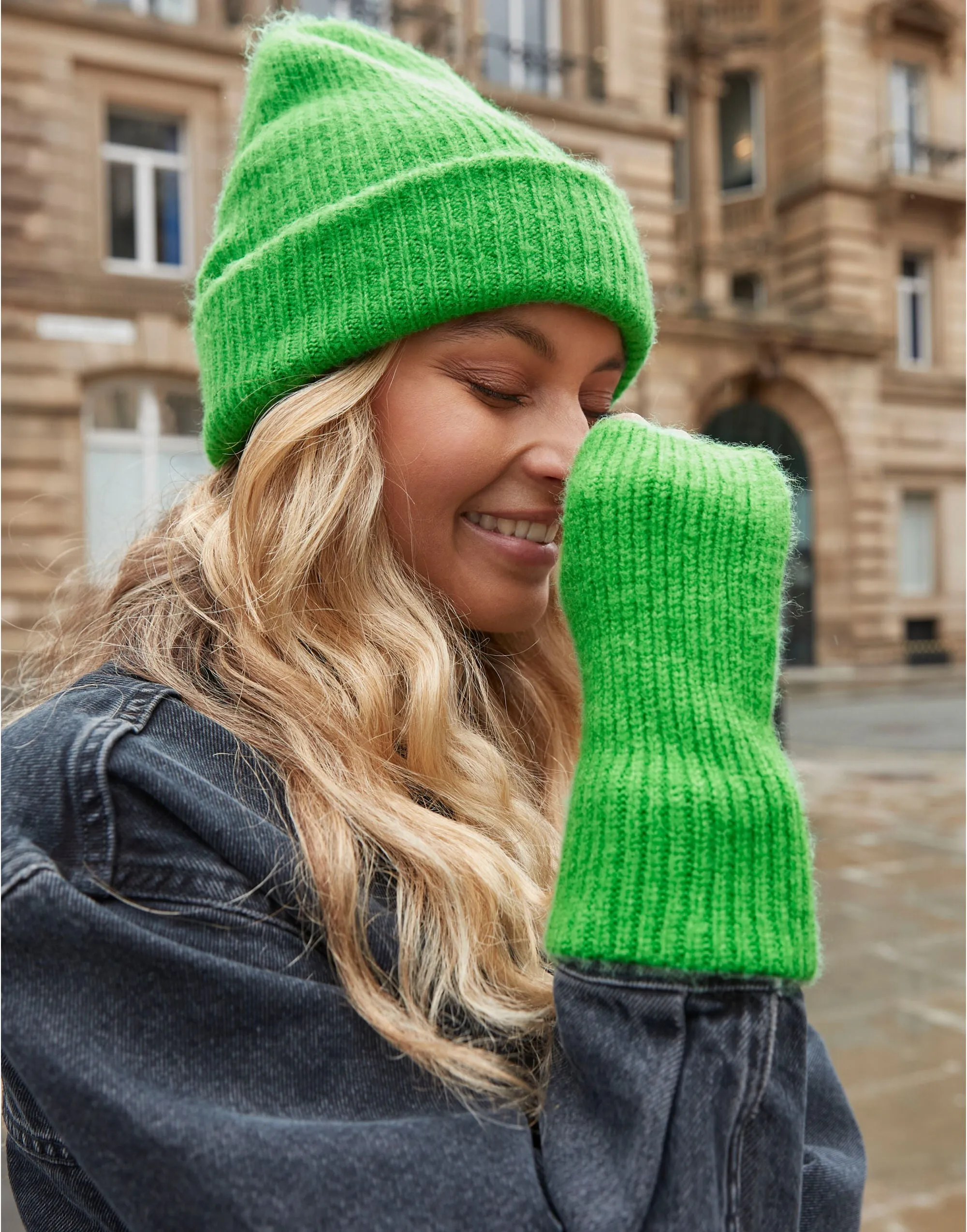 B397R Beechfield Colour Pop Hand Warmers